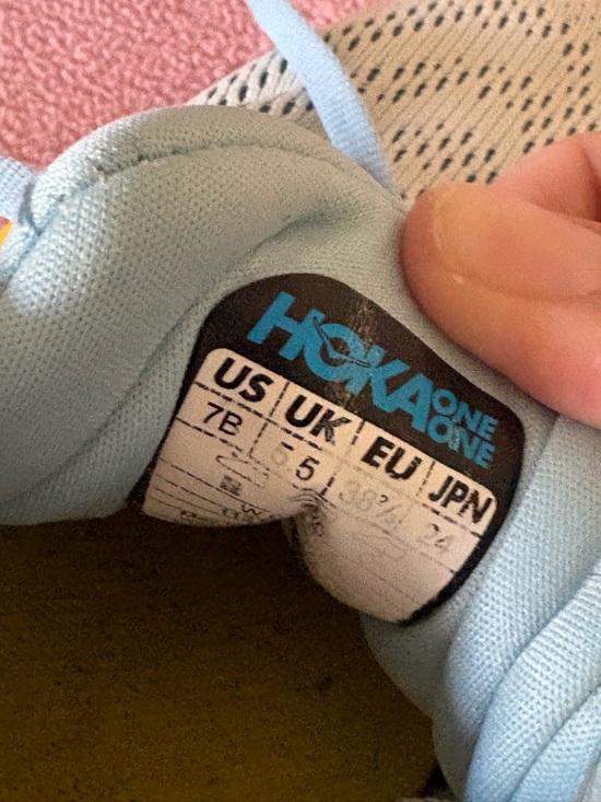 Hoka Bondi 8 Women Shoes Sneakers Excellent Condition Size 7B - Picture 5 of 9